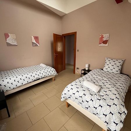 Villa Avec Piscine Interieure 홀츠하임 외부 사진
